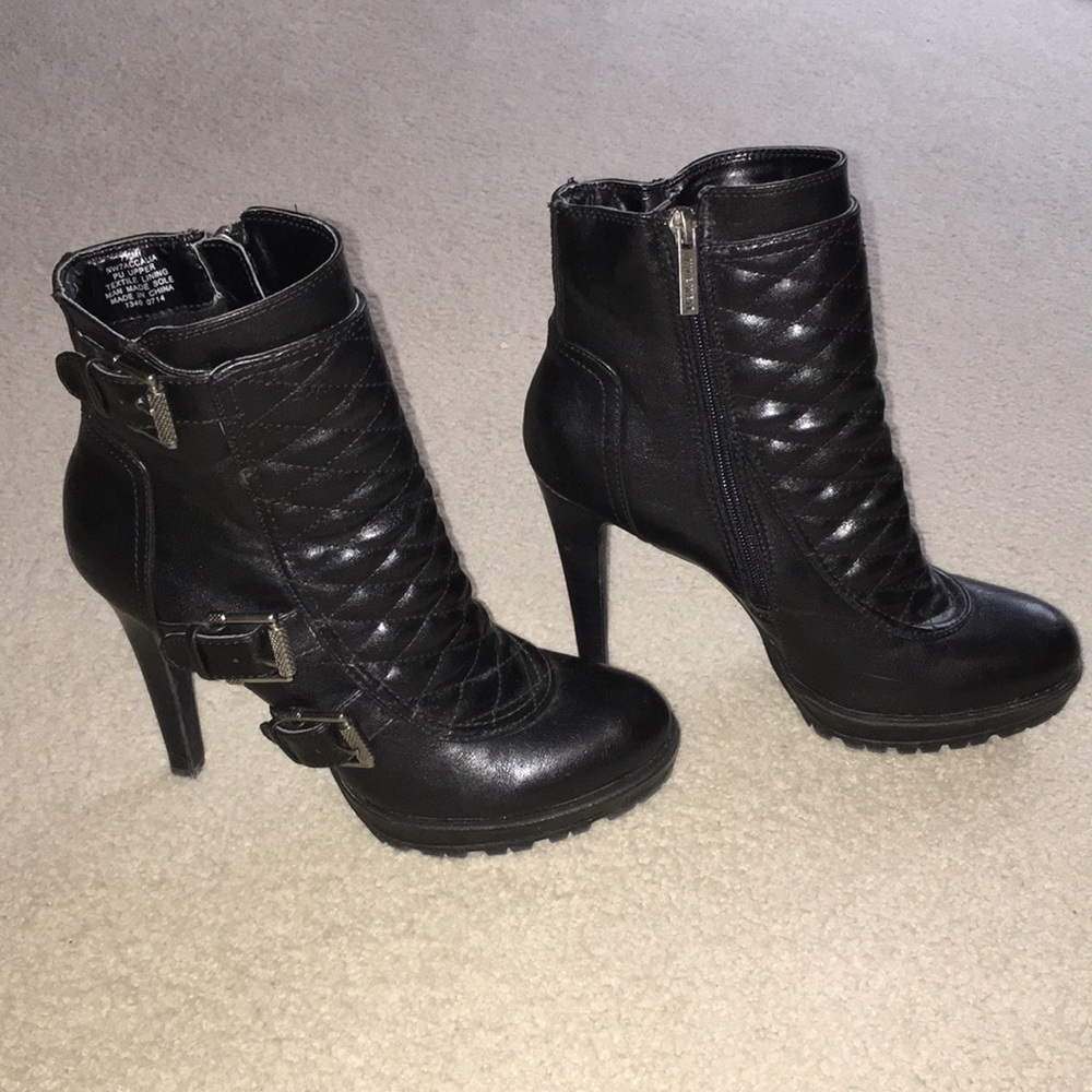Edgy Nine West Black Ankle boots - 7.5